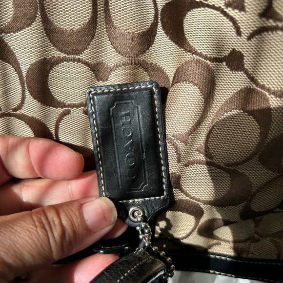 Coach Handbag with inside zipper pocket and outside pocket. - Picture 7 of 8